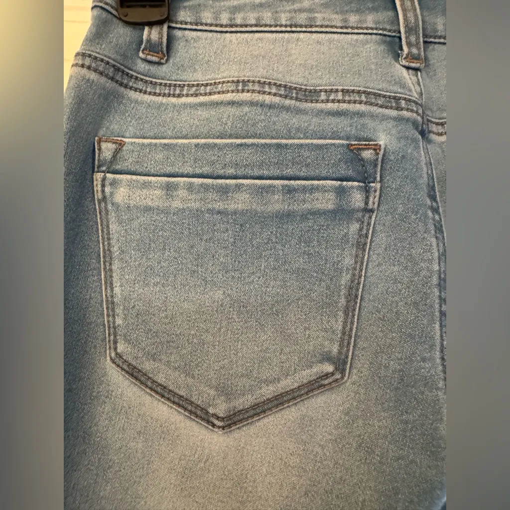 Black Pearl Denim Los Angeles Women's Light Blue Frayed Jeans Size 3 - Image 8