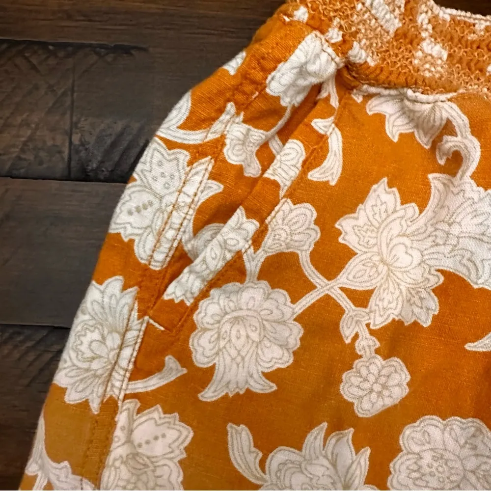 Briggs Women’s Linen Elastic Waist Yellow White Floral Shorts 4.5” Inseam Medium Gold - Image 3