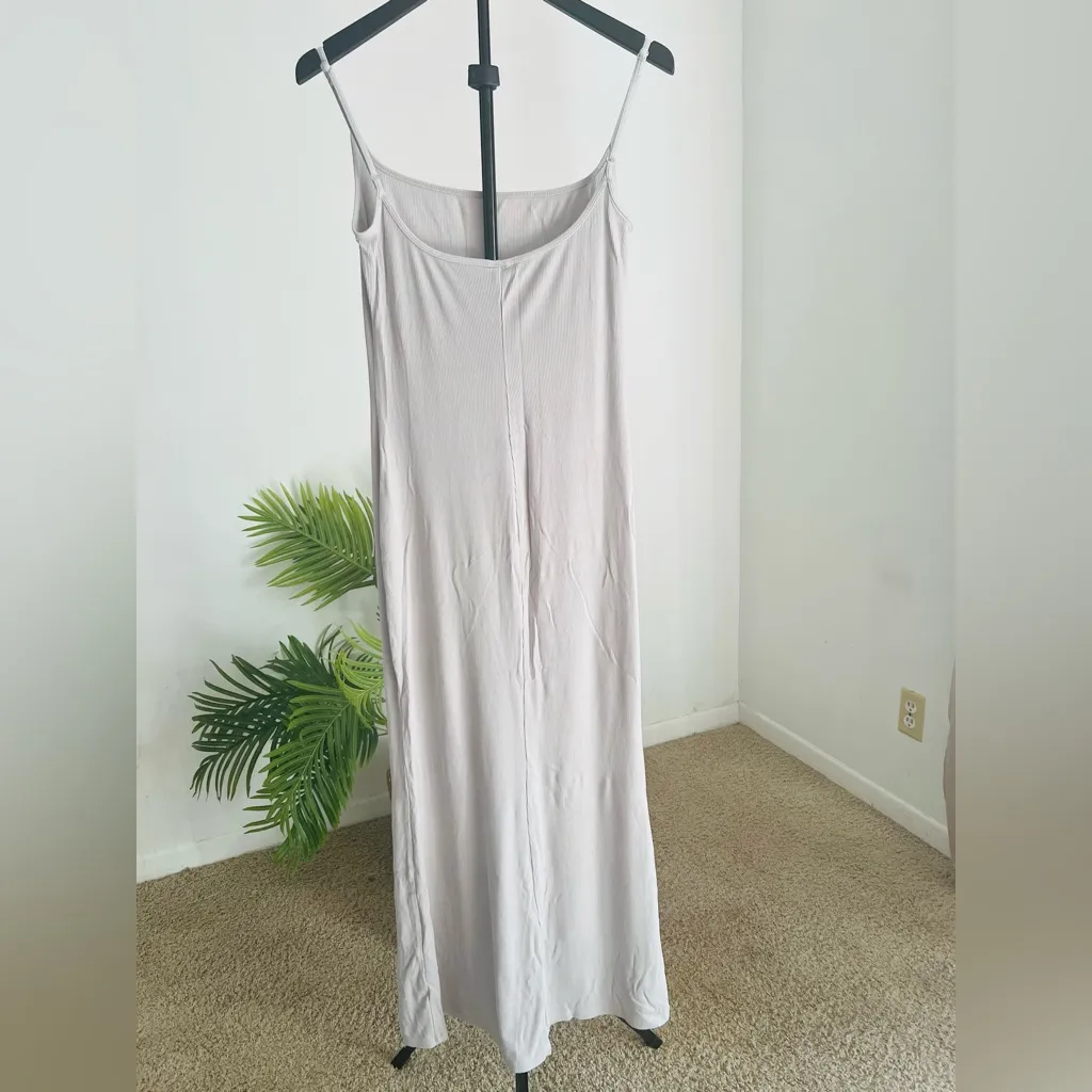 cream-colored nightdress
Size S 

cream, nightdress, slip dress, sleepwea - Image 2