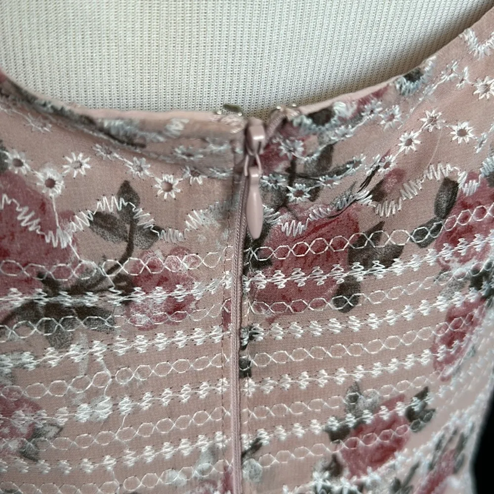 Tiered Floral Embroidered Dress - Image 4