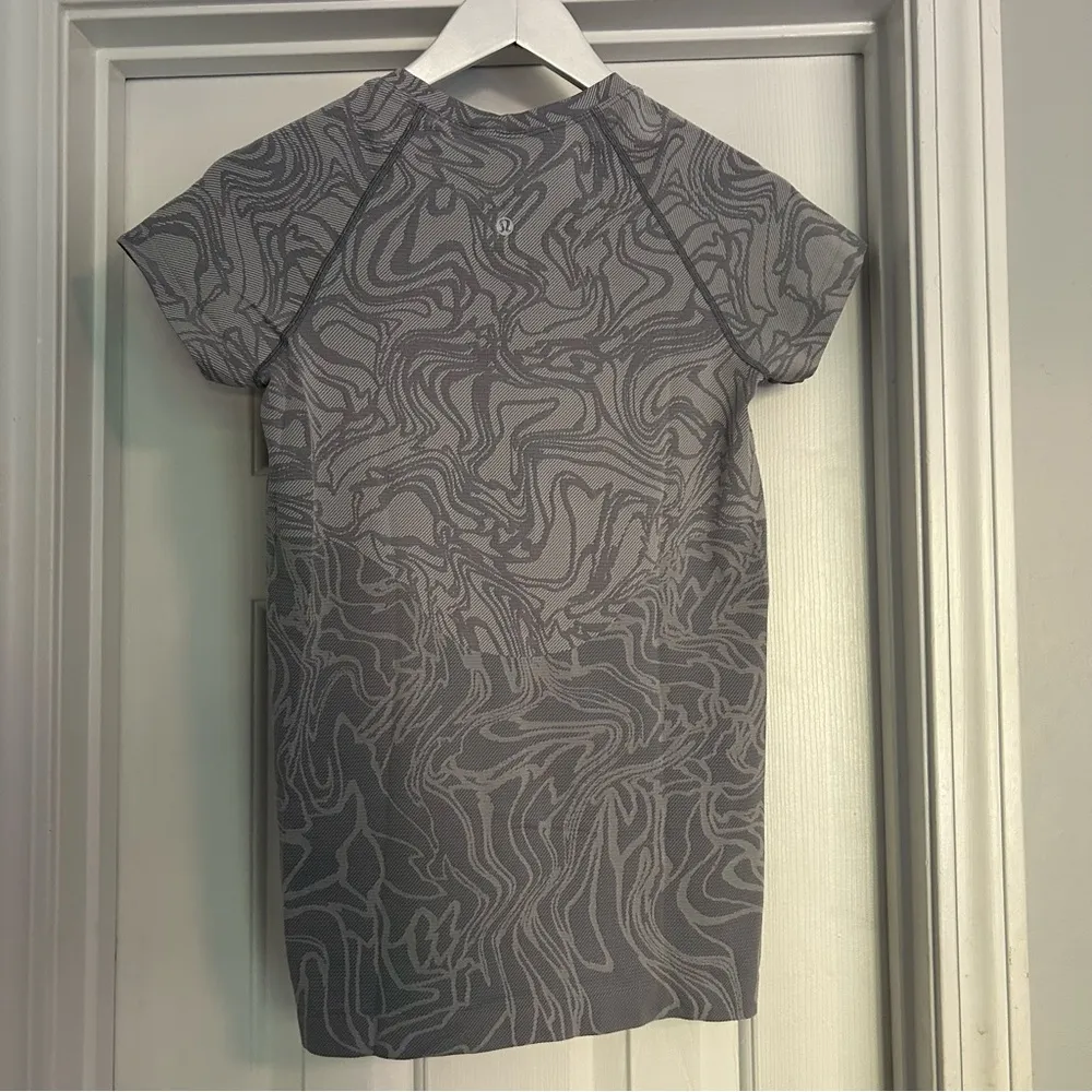 Lululemon Swiftly Grey Swirl Abstract Design Super Unique - Image 4