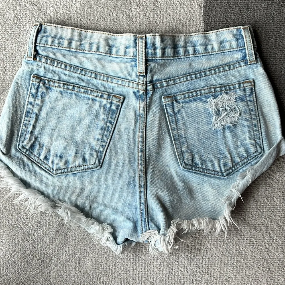 RUNWAYDREAMZ Malibu Acid Rollers Short Size 24 - Image 5