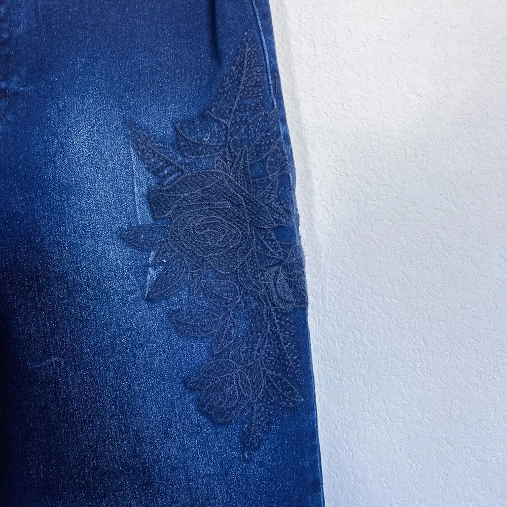 DG2 by Diane Gilman‎ Women's Cotton Blend Dark Wash Jeans with Floral Embroidery Blue Size 8 - Image 5