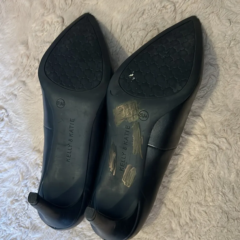 heels size 8.5M - Image 9