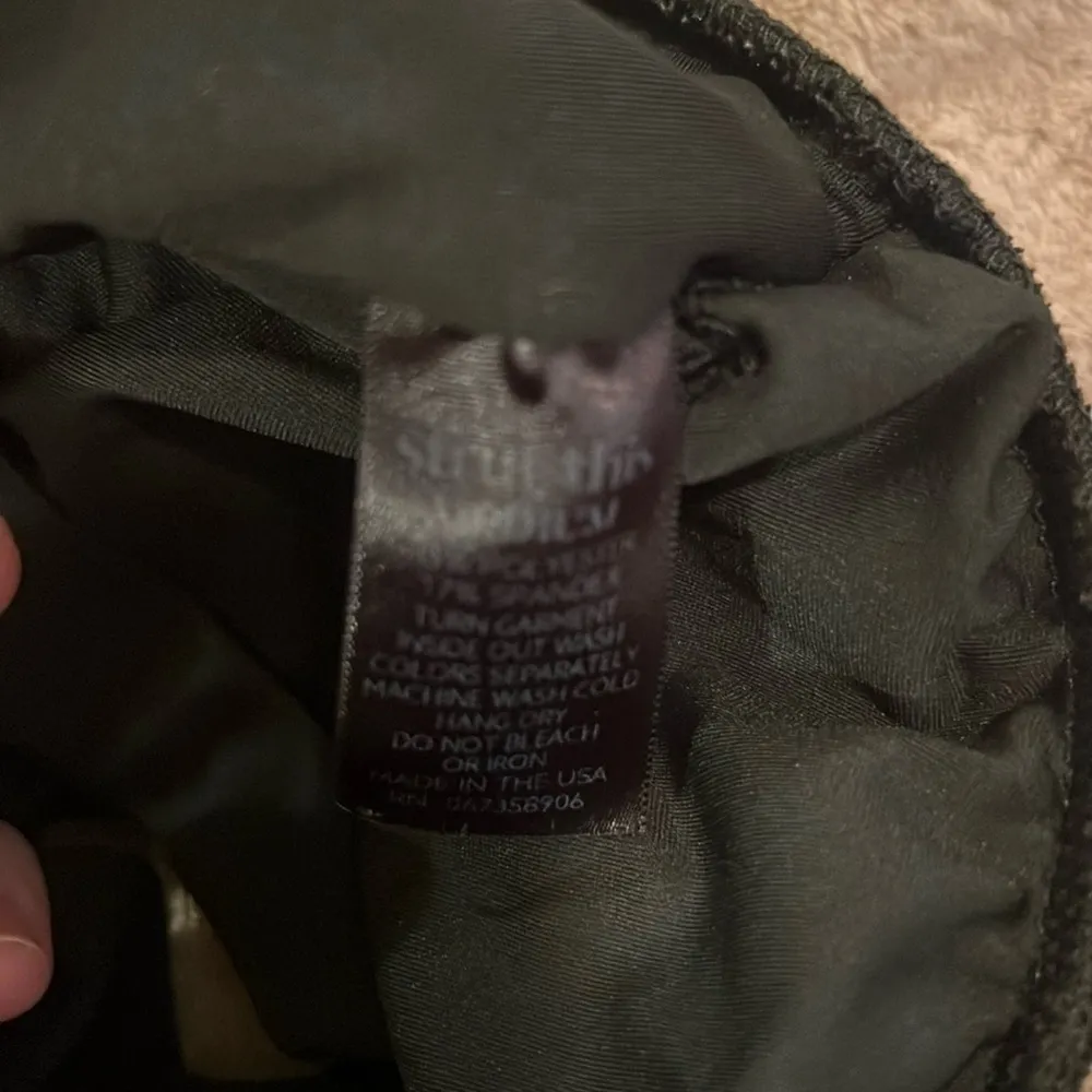 STRUT THIS black tie sports bra - Image 2