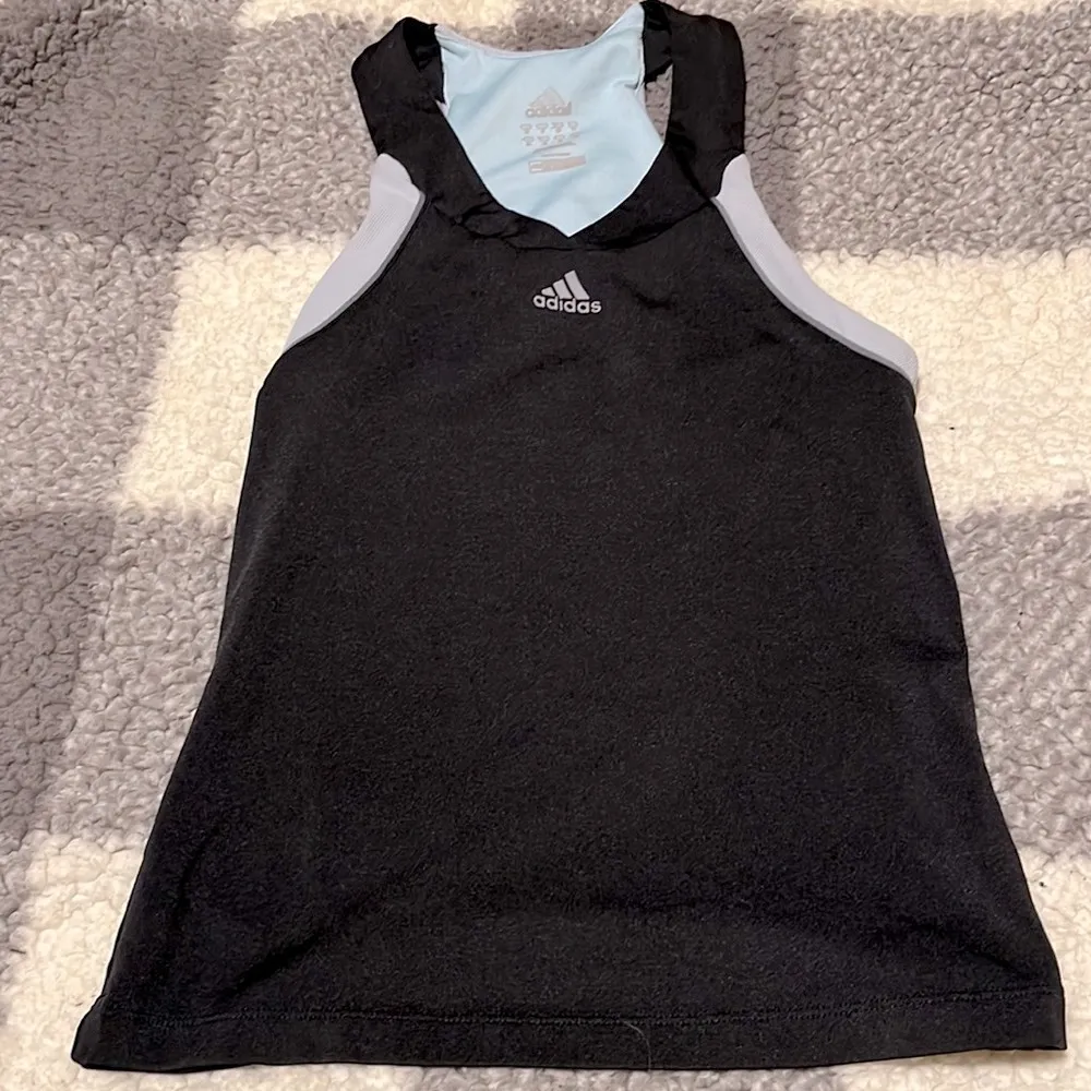 Adidas Workout Top wit Built in Bra Black/light blue Small or XS - Image 2