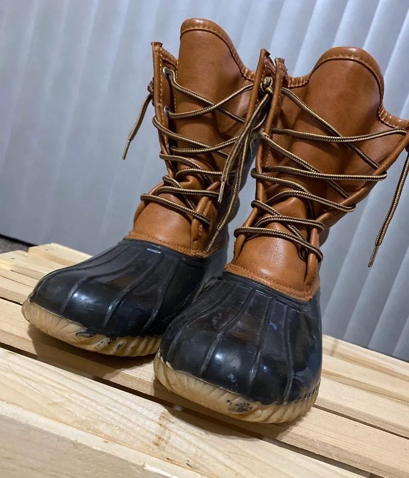 The Original Duck Boot Size 8 - Image 3