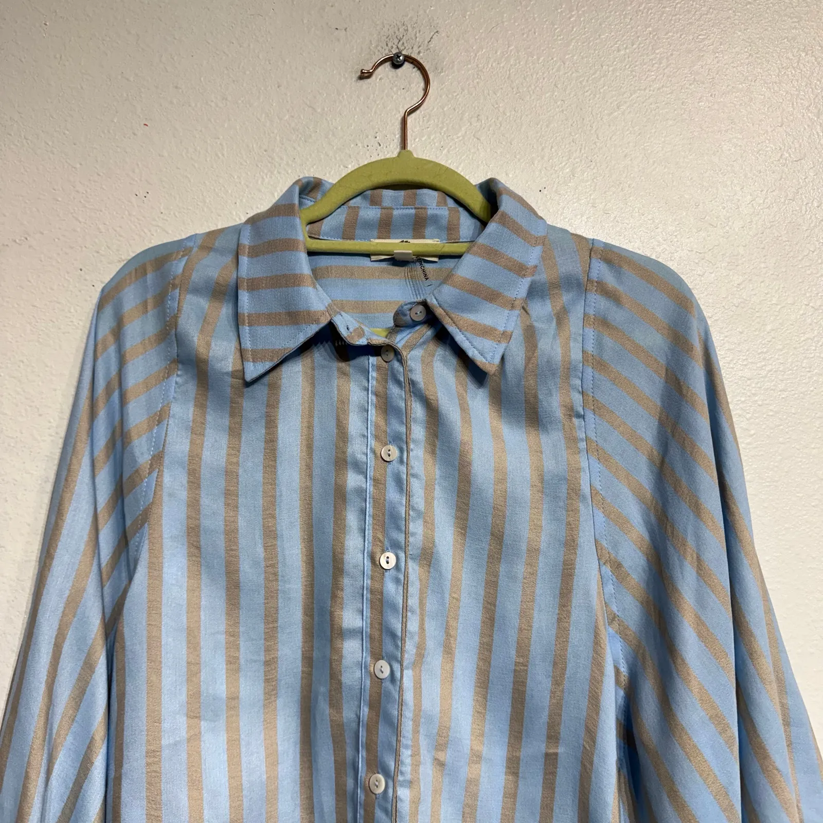 Entro Blue Striped Button Down Blouse Sz M - Image 3