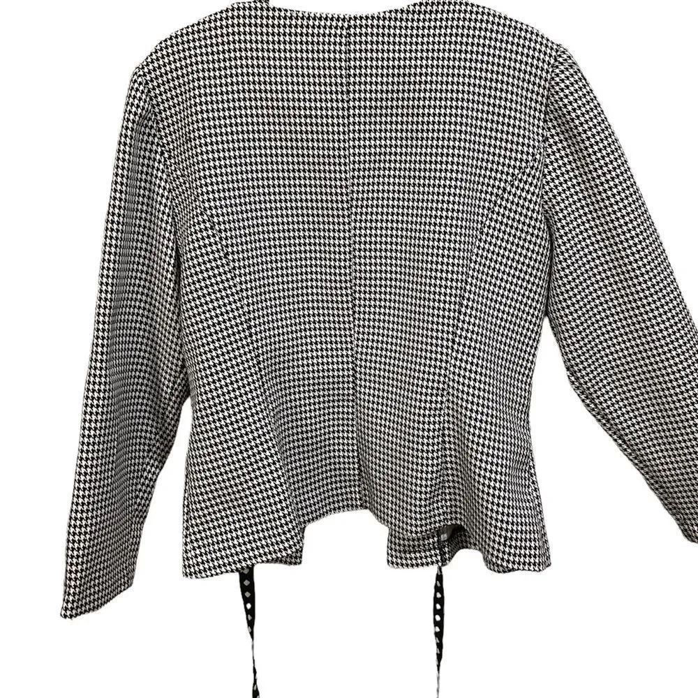 R&K Plus Size Houndstooth Black and White Hidden Button Up Grommet Tie Blazer - Image 3