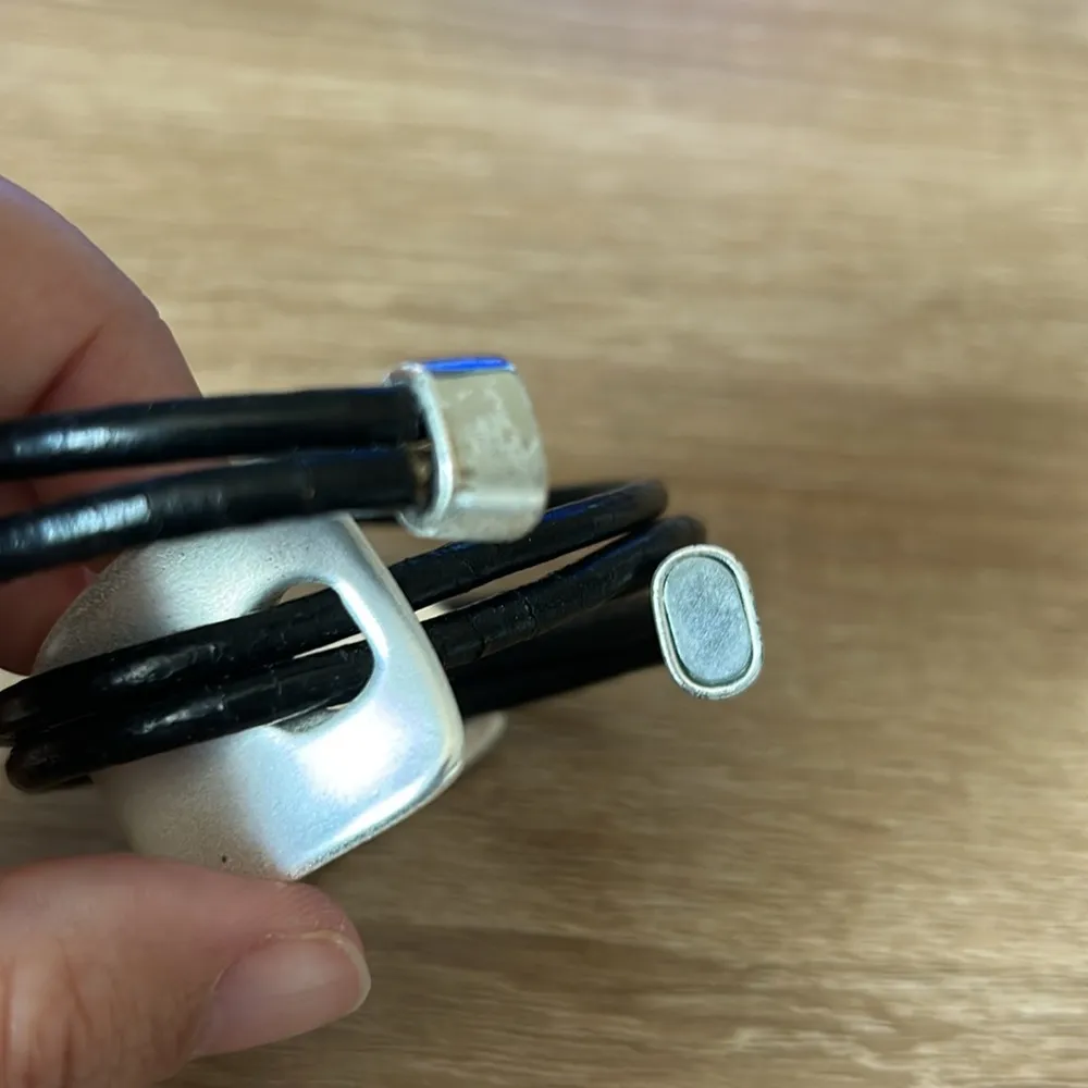 Wrap around bracelet Black - Image 5