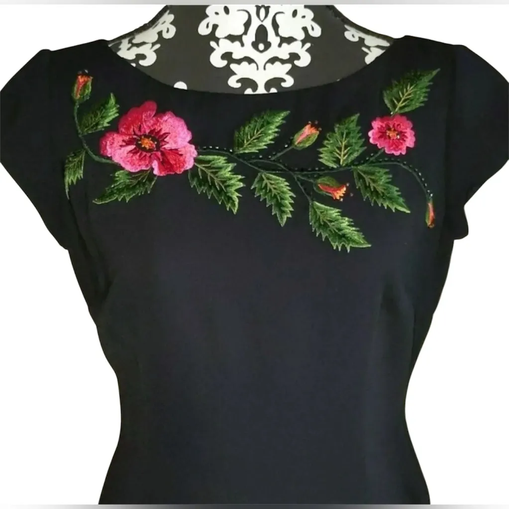 Maggy London Long Dress/Maxi Sz 12 
Black With Floral Embroidery - Image 2