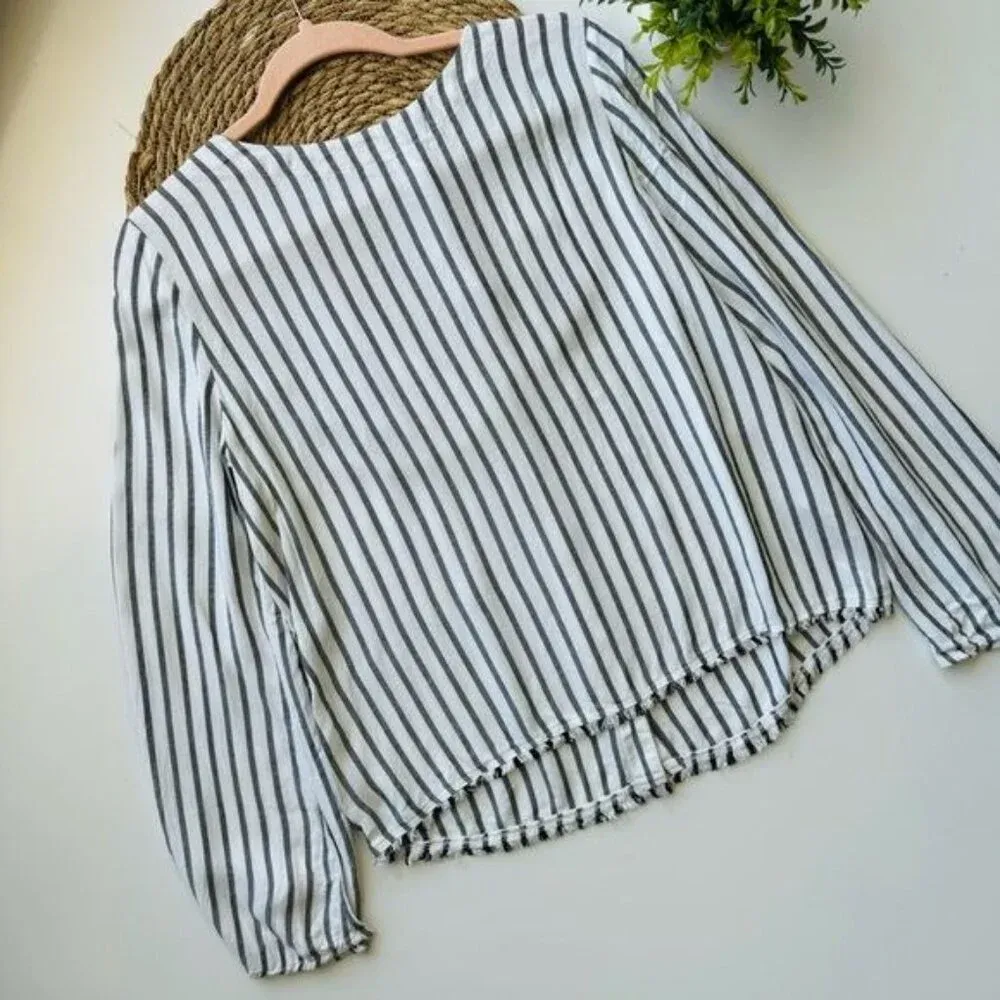Cloth & Stone Women's‎ Button-Back Striped Top Size XS Frayed Hem Flared Sleeve - Image 4