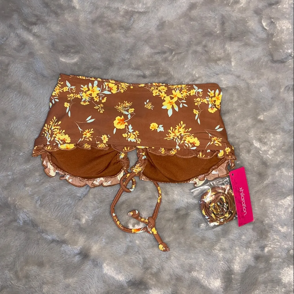 NWT Xhilaration Smocked Ruffle Floral Bandeau Bikini Top S - Image 5