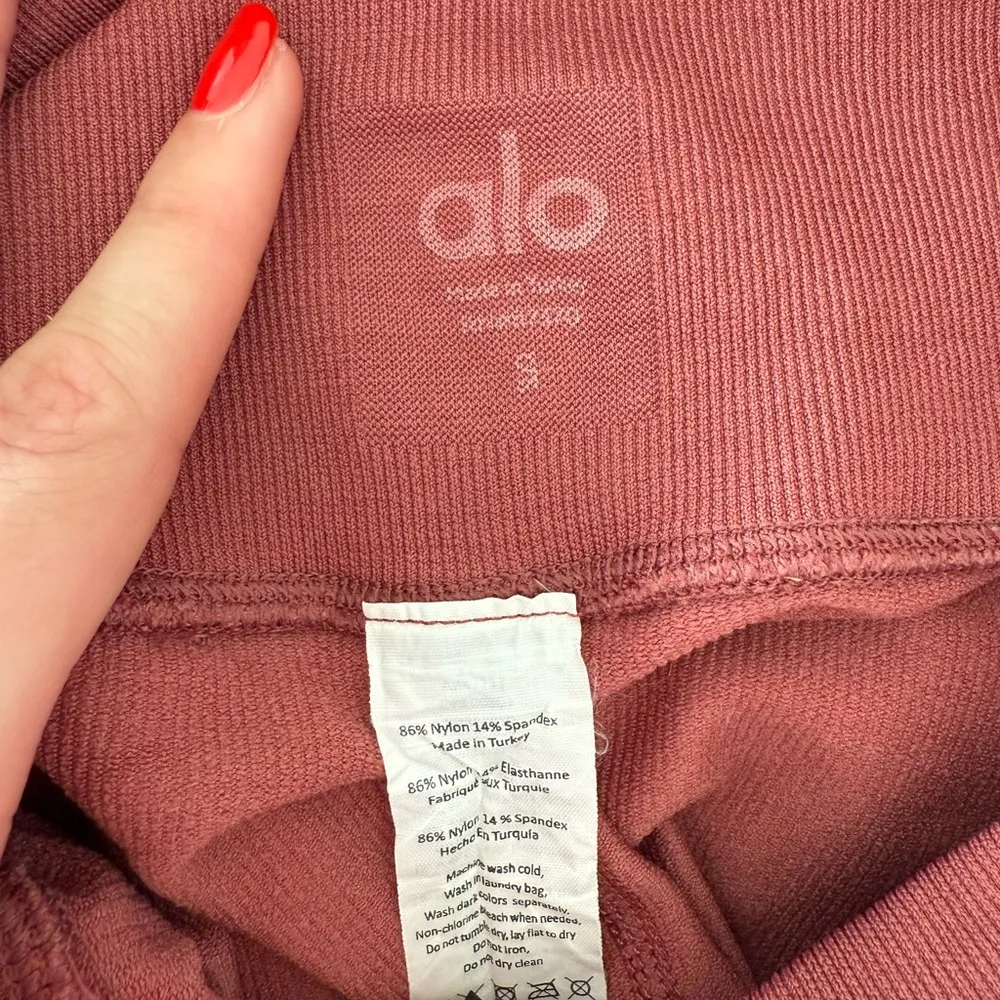 Alo Maroon Leggings - Image 4