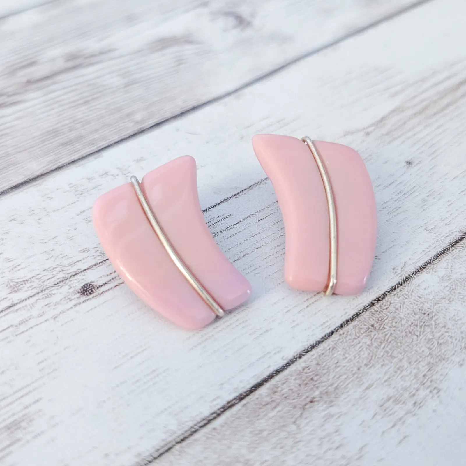 Vintage Clip On Earrings Retro Pink with Gold Tone Line - Image 3