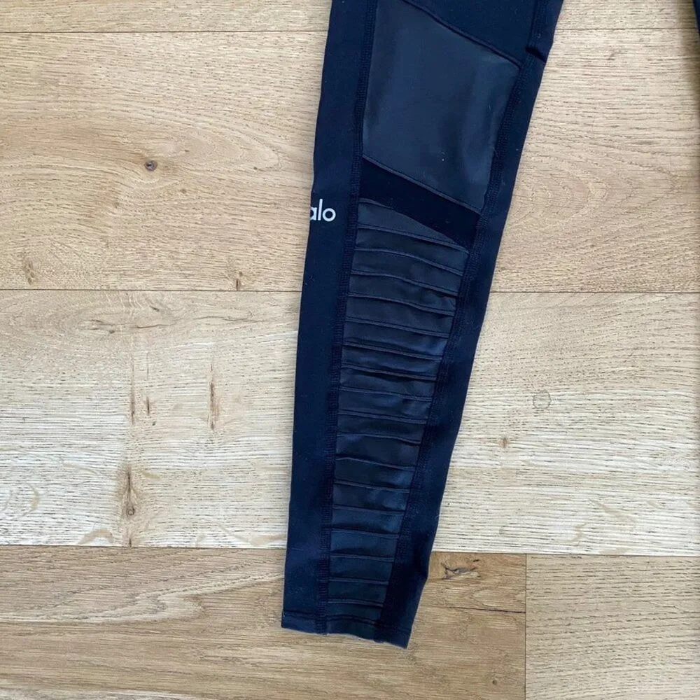 ALO Yoga Moto Leggings in Black - Image 2