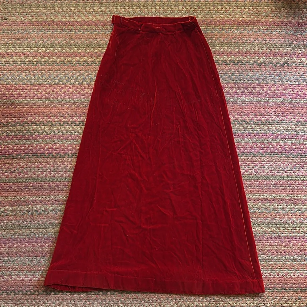 VTG RED VELVET MAXI SKIRT - Image 5