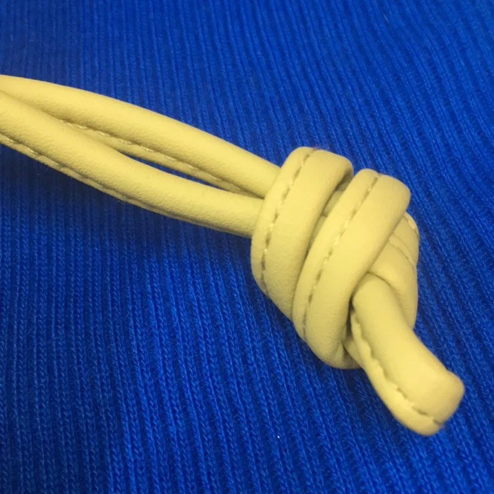 LADIES’ NWT Universal Thread Yellow Crossbody bag - Image 8