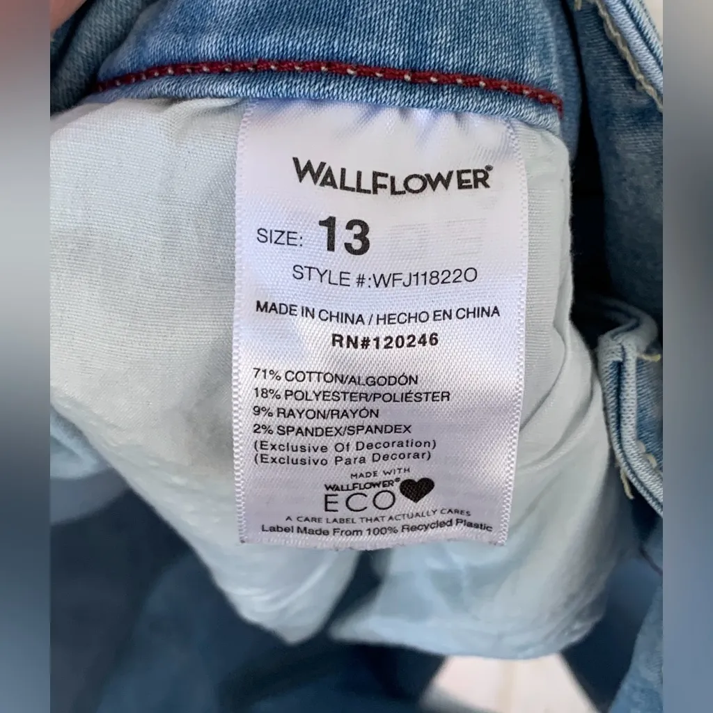 Wallflower The Ultra Fit Rolled Cuffed Jean Short 13 Womens Light Wash Denim - Image 6