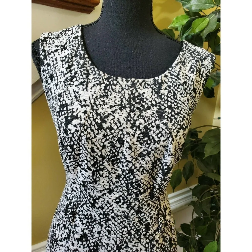 Sandra Darren Dress Size 14 Sleeveless Sheath - Image 5