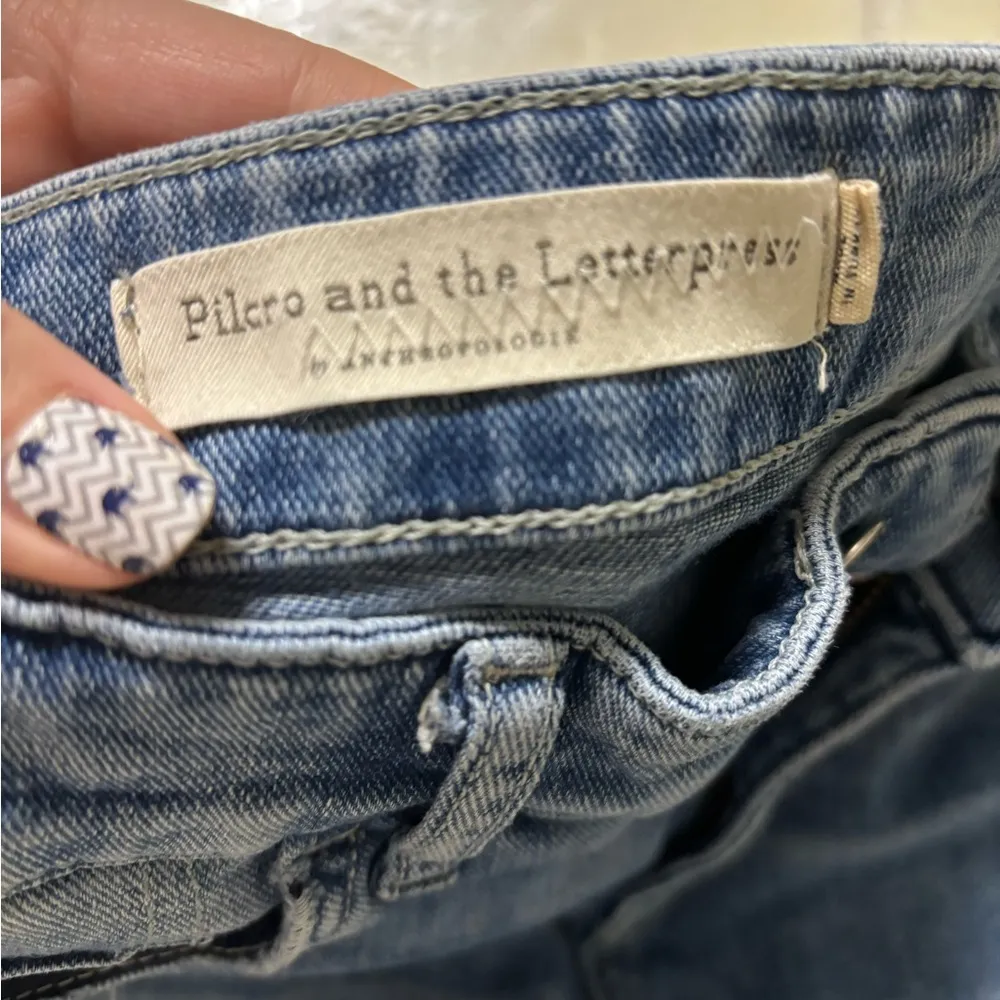 Pilcro and the Letterpress Slim Boyfriend Fit Blue Jeans Size 25 Distressed - Image 7