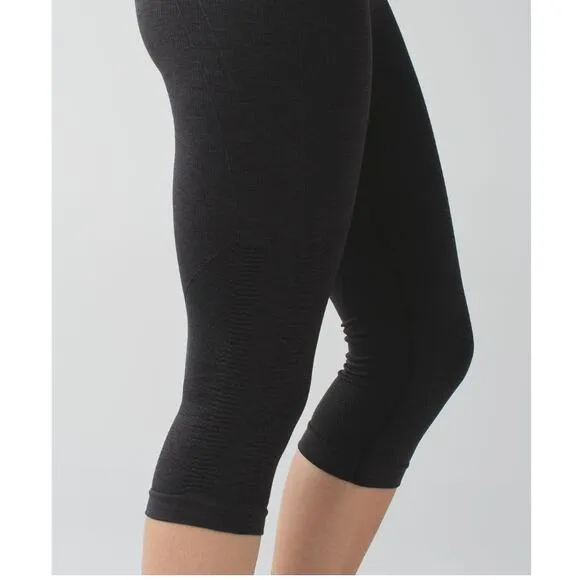 Lululemon‎ In The Flow Crop II Heathered Black Size 4 - Image 2