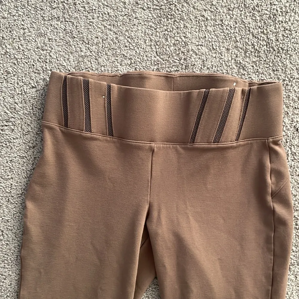 One 5 One Light Brown Pull On Stretch Ankle Pants | Size Medium - Image 2