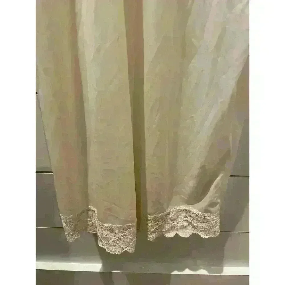 Vintage Deena Fine Lingerie Off White Lace and Eyelet Slip, size 40 Size L - Image 3