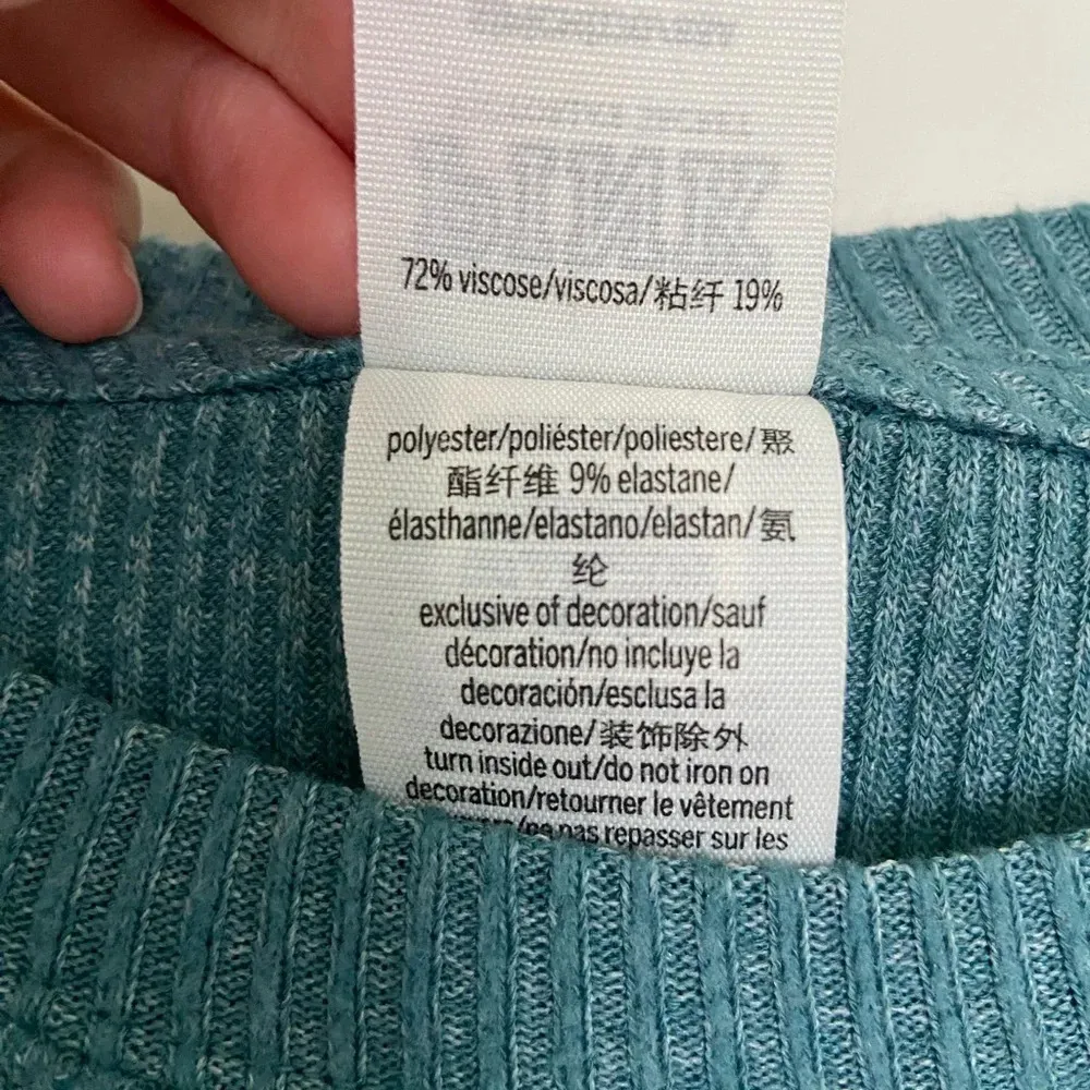 NWOT | PINK‎ Victoria’s Secret women’s ribbed cropped shirt — small - Image 5