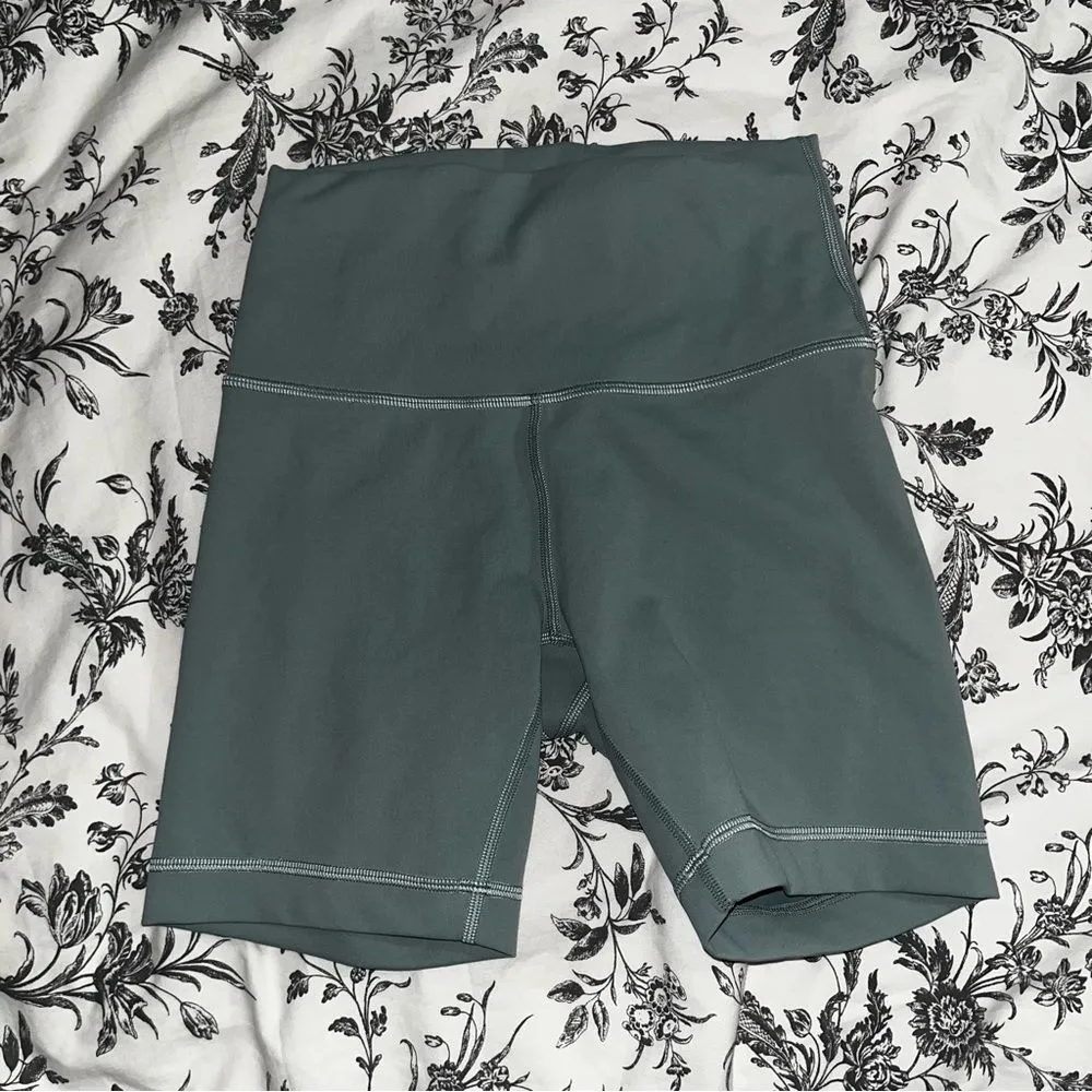 Lululemon wunder train 6” biker shorts Misty glade size 4 - Image 3