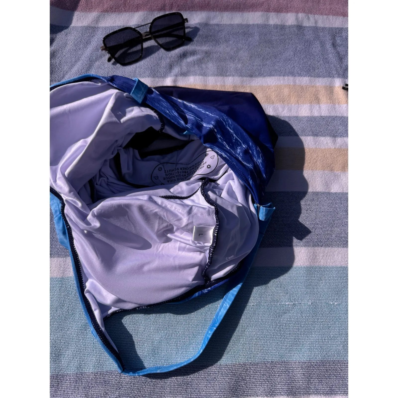 One Piece Swimsuit L Blue Ocean Ombre Crossover Front NWOT Adjustable Straps Size L - Image 6