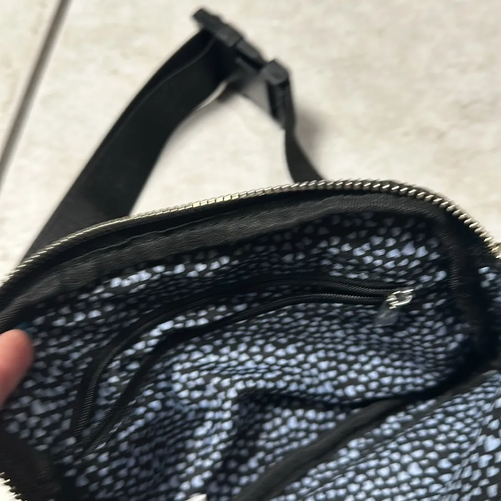 Brighton Painted‎ Poppies Belt Bag - Image 12