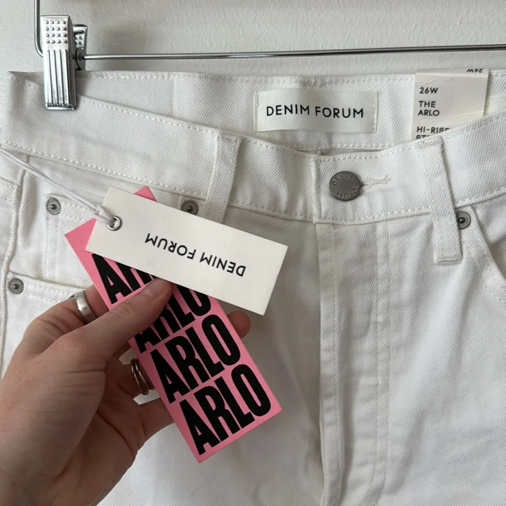 NWT Denim Forum Aritzia 26 The Arlo High Rise Straight in White - Image 8
