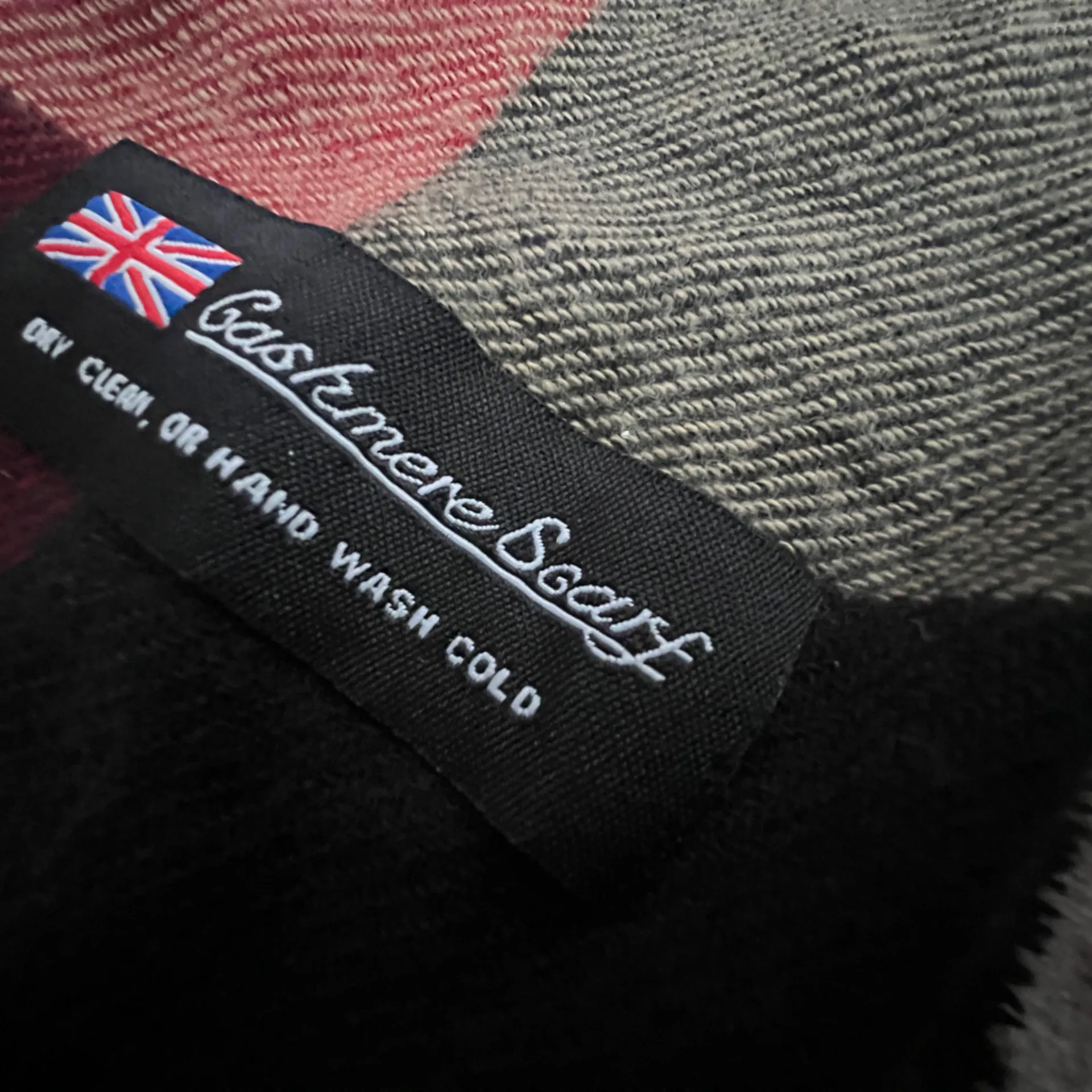 Cashmere Scarf Red - Image 7