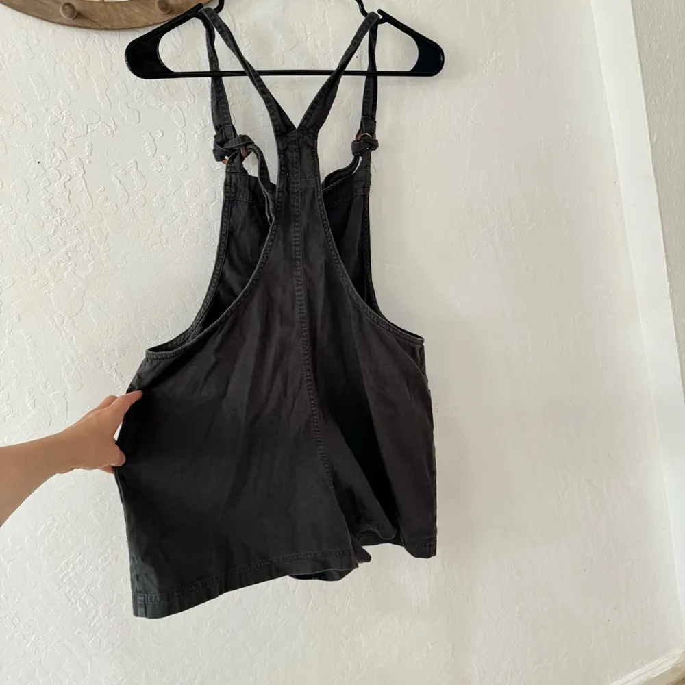 Aerie Beach Shortall Overalls Tortoise Shell Tie Strap Charcoal Gray M - Image 3