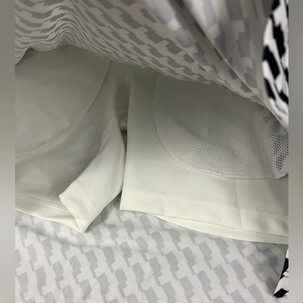 NWT - Nike Dri-FIT UV Victory Printed Golf Skort - Size XS - Image 5