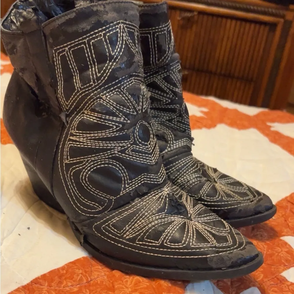 Gypsy warrior embellished booties - Image 2
