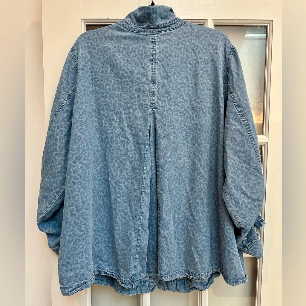 Soft Surroundings Button Down Denim Cheetah Print Roll Tab Blouse Plus Size 2X - Image 5