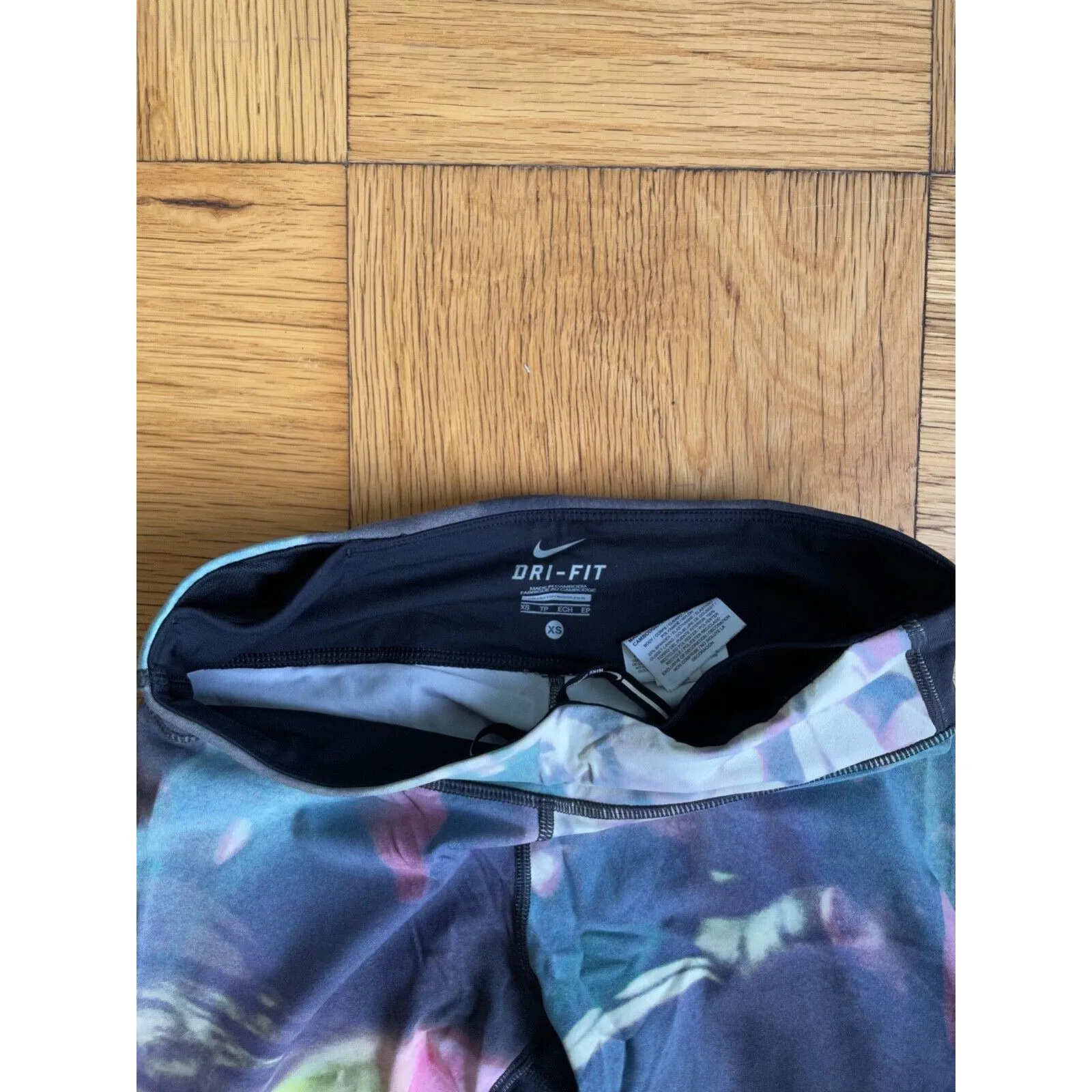 Nike Multicolor Epic Lux Run Leggings Size XS EUC - Image 3