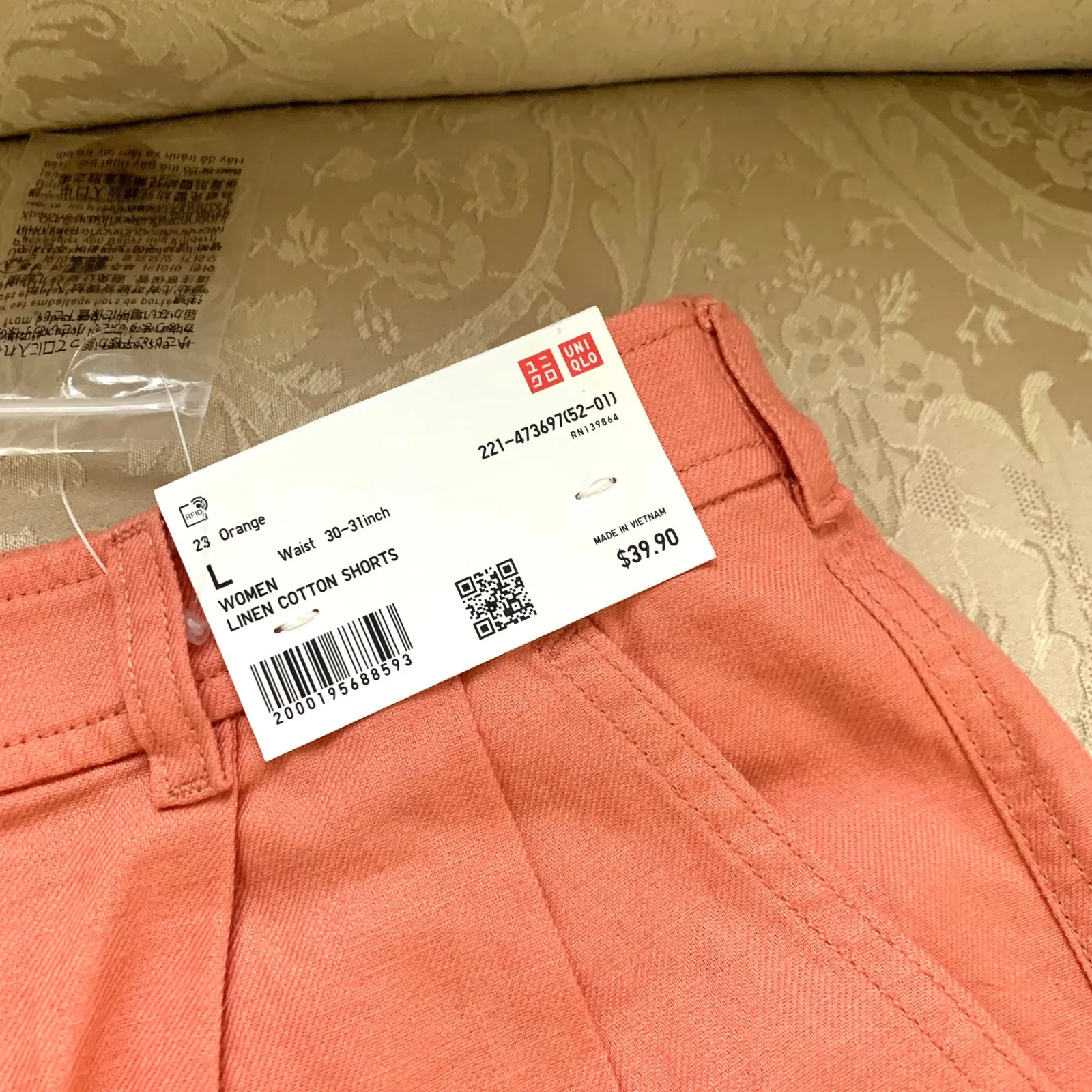 Uniqlo Linen Cotton 2.5" Inseam Shorts in Orange - Image 6