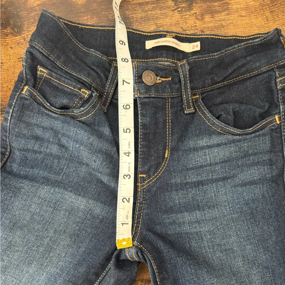 Levi's 701 Super Skinny Women’s Dark Wash Jeans Size 24 - Image 7