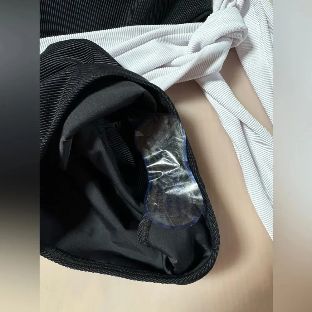 Beach Riot Carlie Women’s Black And White  Swimsuit Small $158.00 MSRP - Image 4