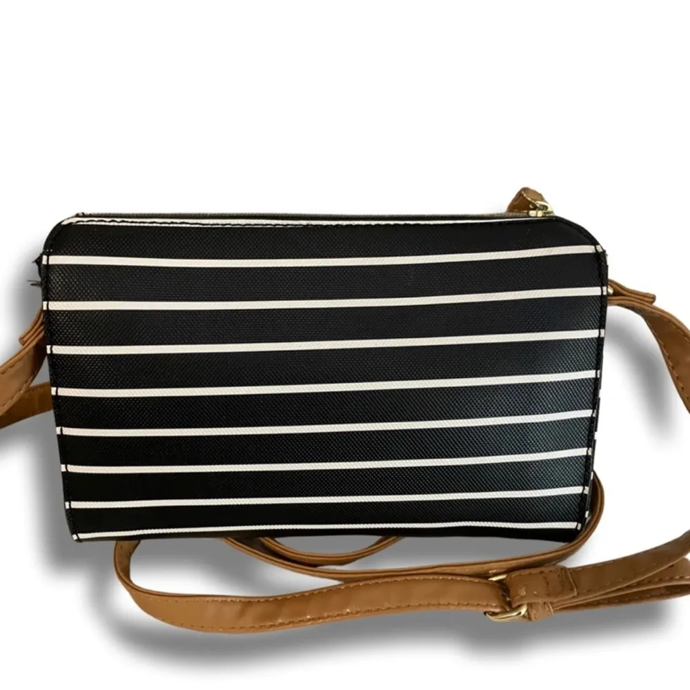 Kenneth Cole Reaction Black and Tan Striped Crossbody Bag - Image 2
