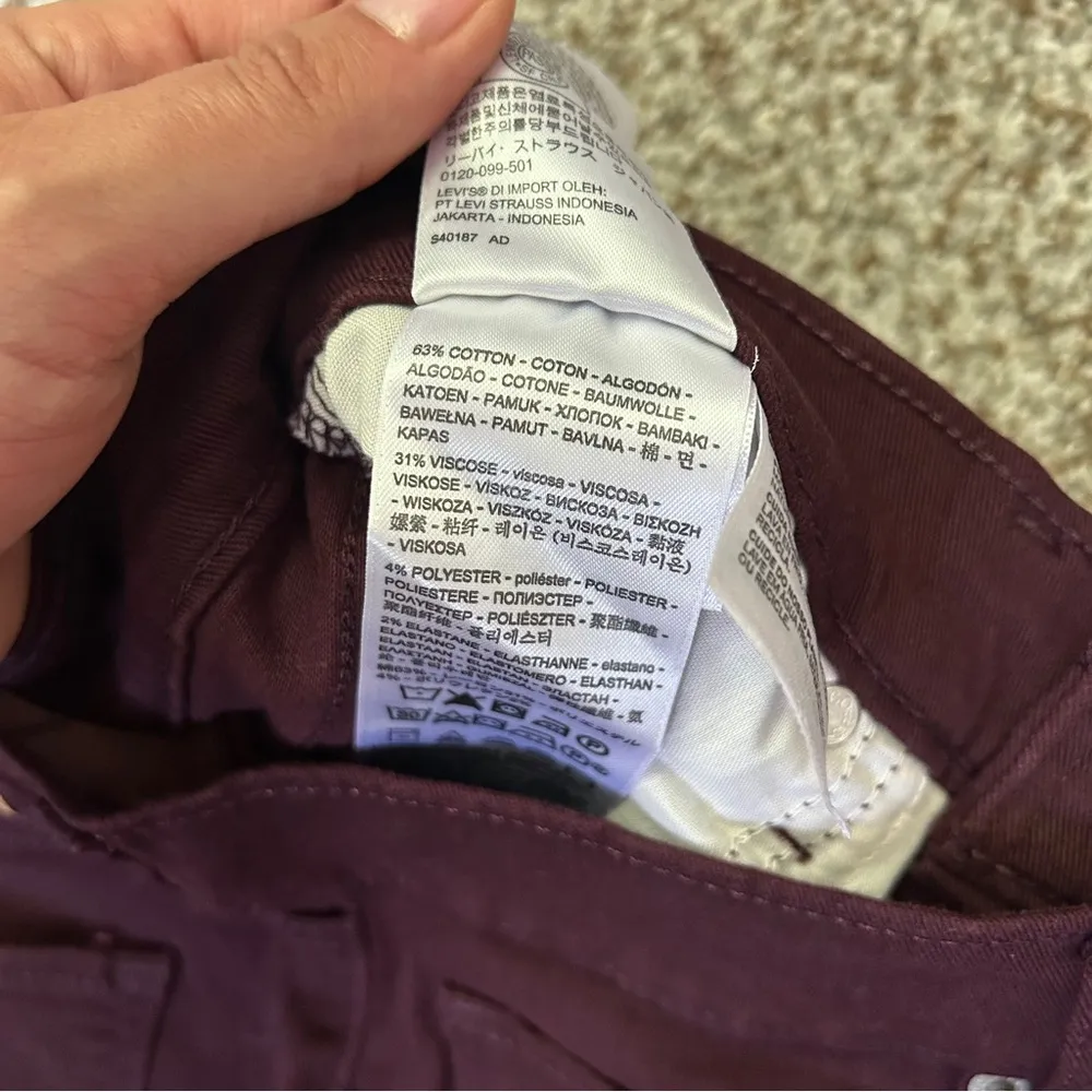 Levi's Women's Straight Leg Pants - Burgundy Purple Red Casual 28 - Image 3