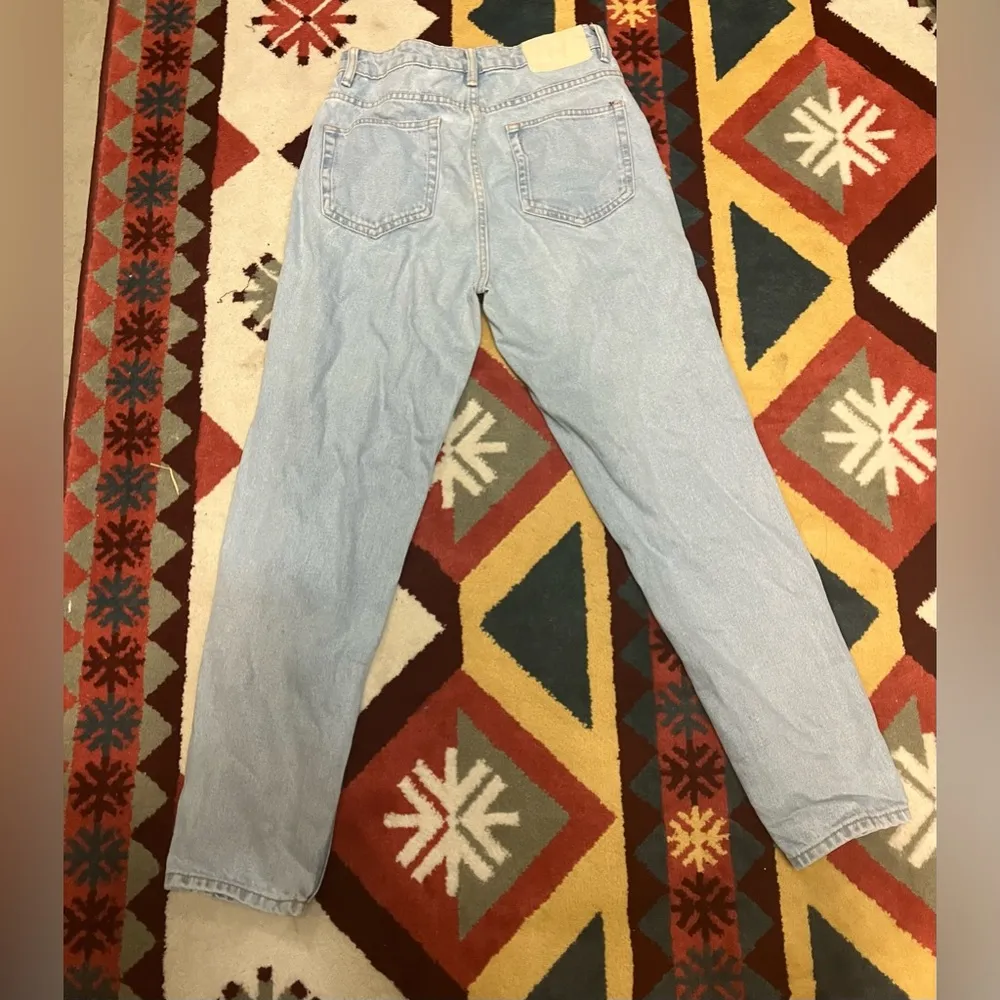 Zara High Rise Distressed Light Wash Mom Jeans Size 4 - Image 3
