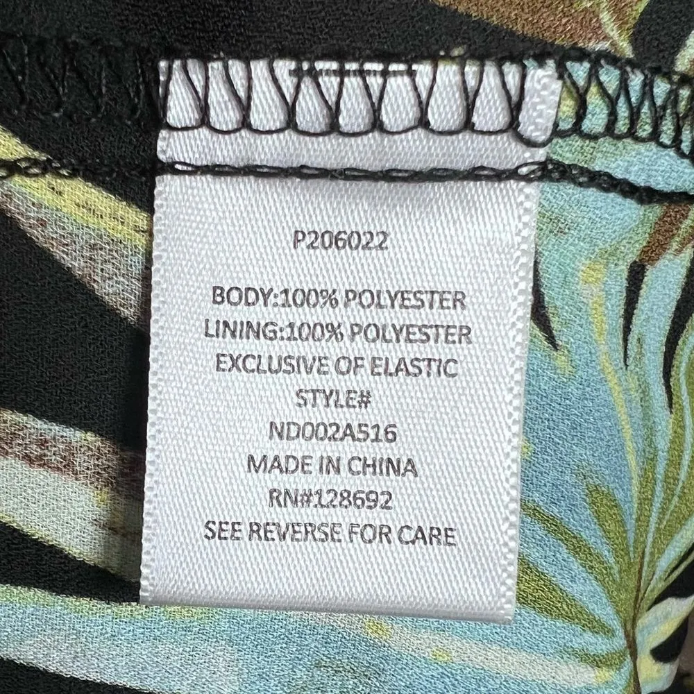 Madden NYC black tropical print tiered smocked halter dress size medium NWT - Image 8