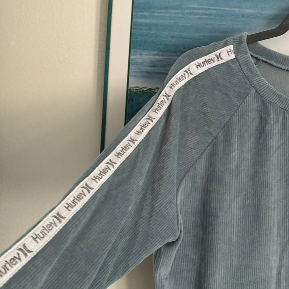 Hurley stretch corduroy shirt size medium - Image 4