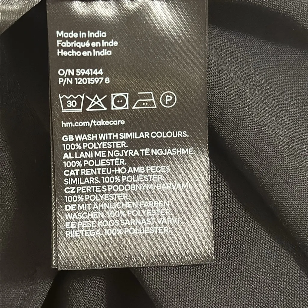 H&M black gathered dress woman size XL long sleeve v neck - Image 9