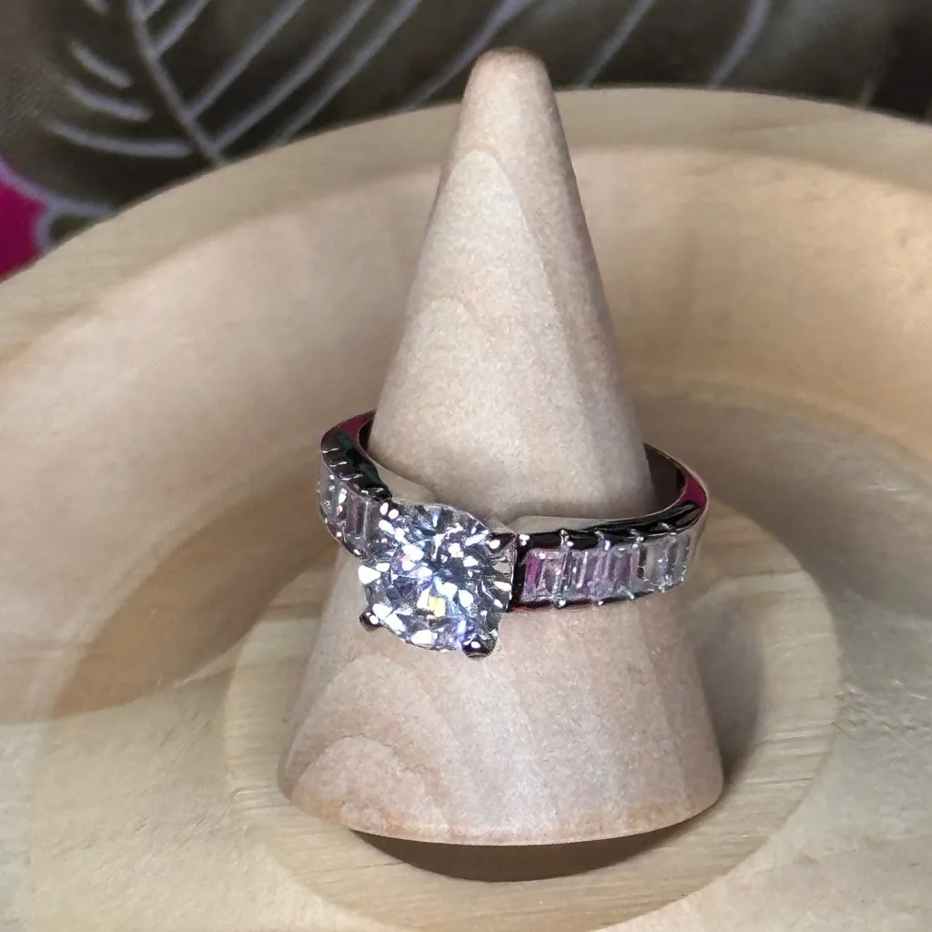 R9. Swarovski Round & Baguette Crystals Elegant Silver Rhodium Plated Ring - Image 3