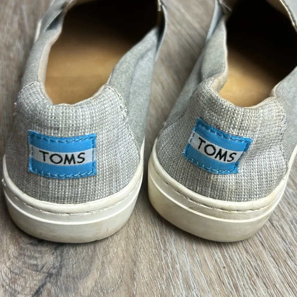 TOMS Gray Slip-On Shoes Size 9 - Image 5